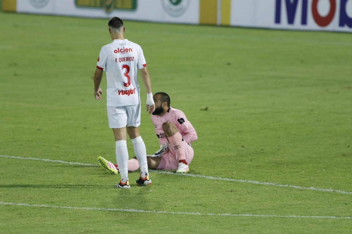 Peleas en el Real España-Olimpia, lo que pasó con Menjívar y brasileña sorprende