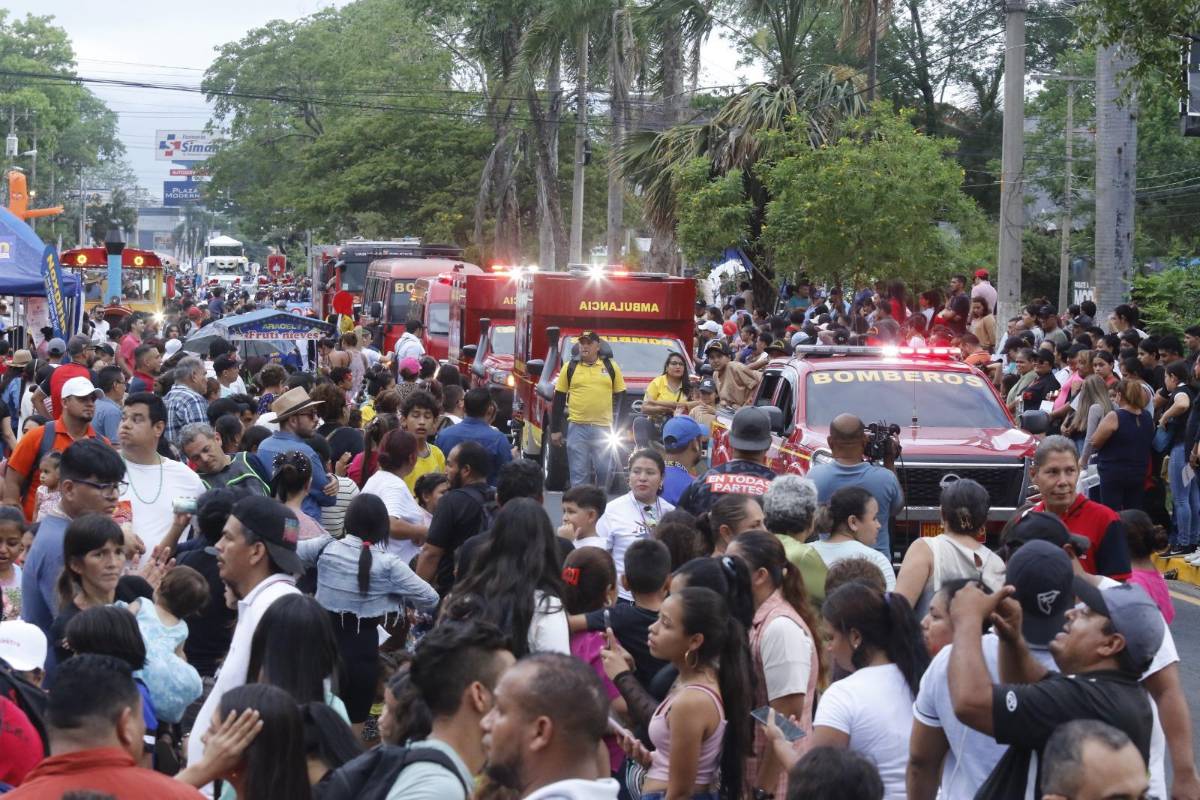 Ni la lluvia detuvo el desfile: San Pedro Sula celebra con orgullo su feria