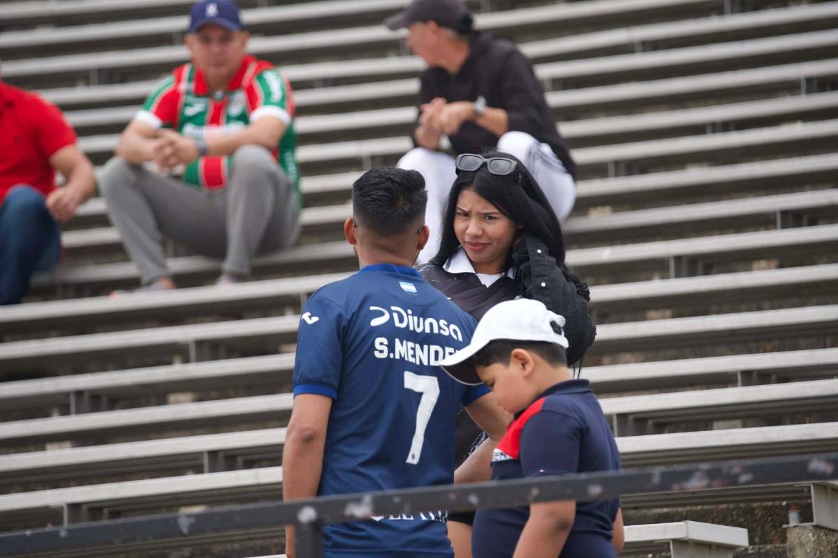 Colocha enamora en New Orleans, besos y ambientazo para los clásicos en EUA