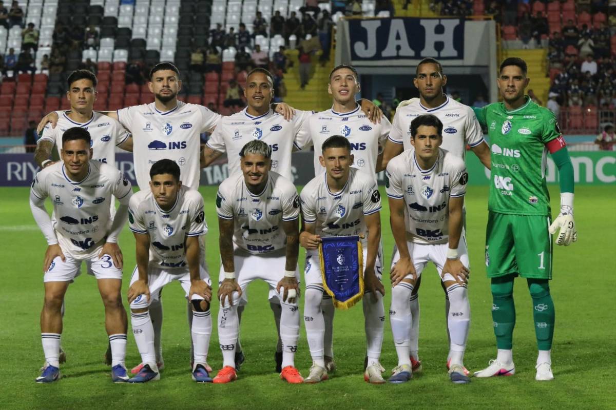 Insólito percance, el jeque, mala noticia en Motagua y villano