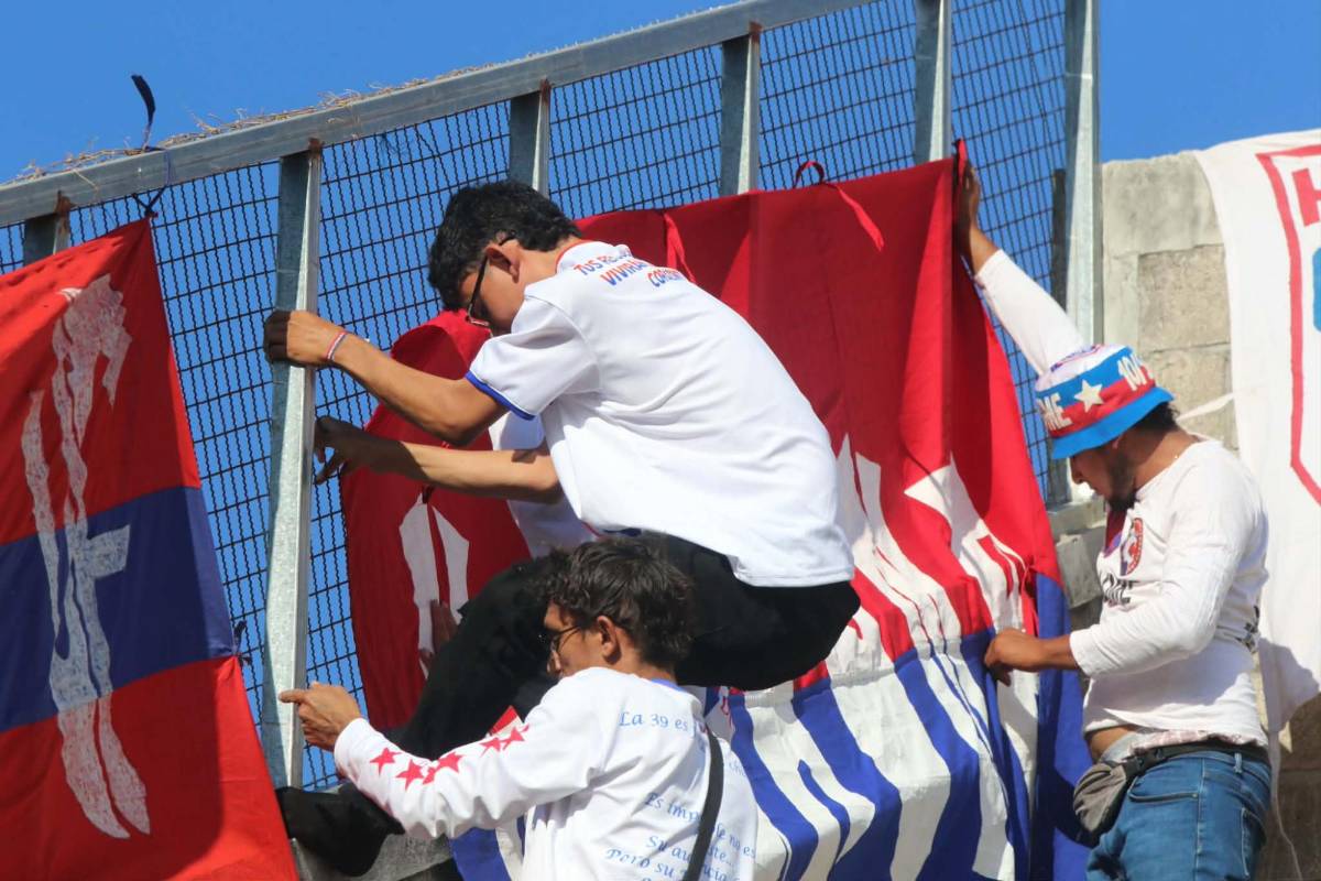 Jugador se estrella con muro y, ¿quién es el 'chelito' que debutó con Olimpia?