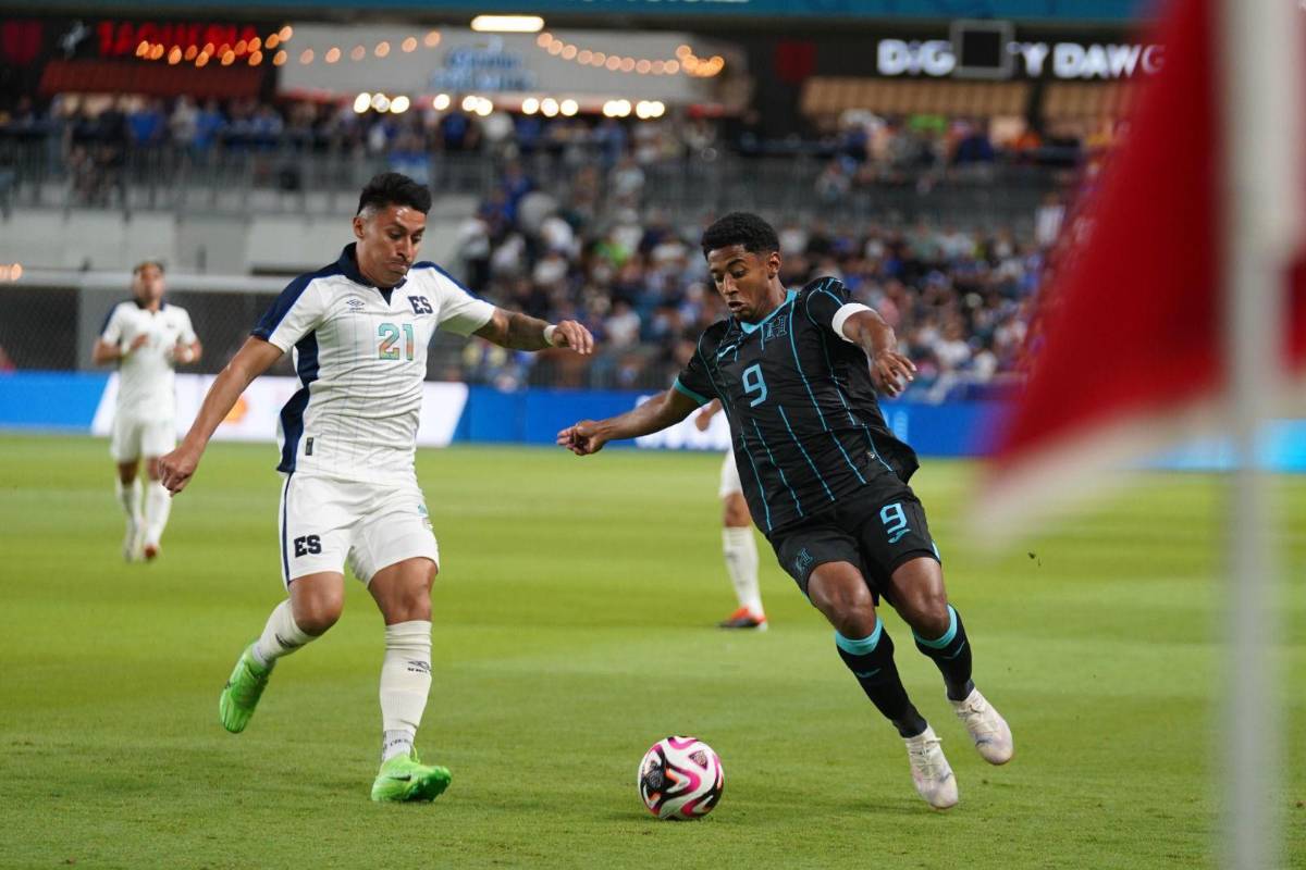 Honduras no encontraba la fórmula para el empate ante El Salvador.