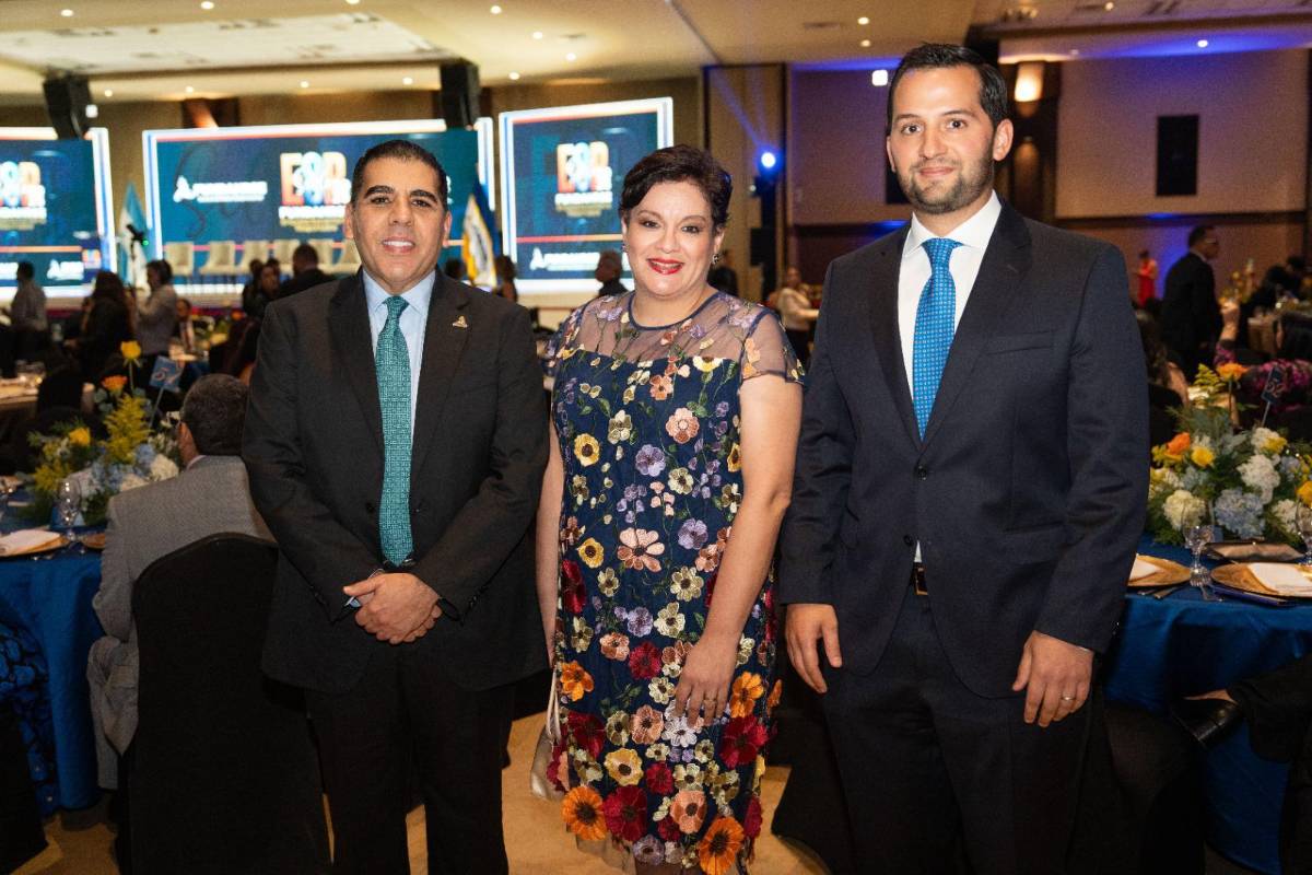 Los selectos invitados en la entrega del Sello FUNDAHRSE 2025