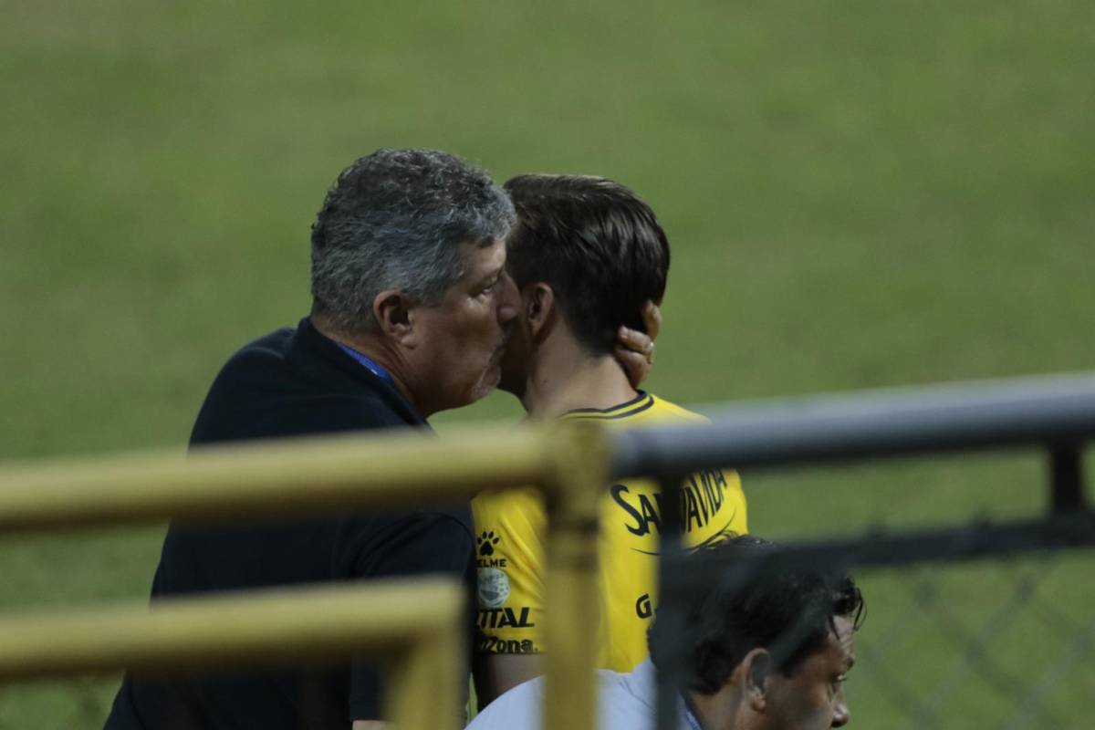 Real España festeja, chicas, debutante sorprende y jugador salió en camilla