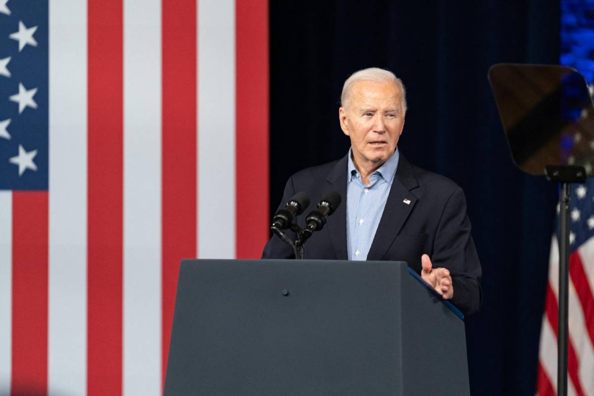 El presidente Joe Biden habla en un evento de campaña en Pullman Yards el 9 de marzo de 2024 en Atlanta, Georgia.