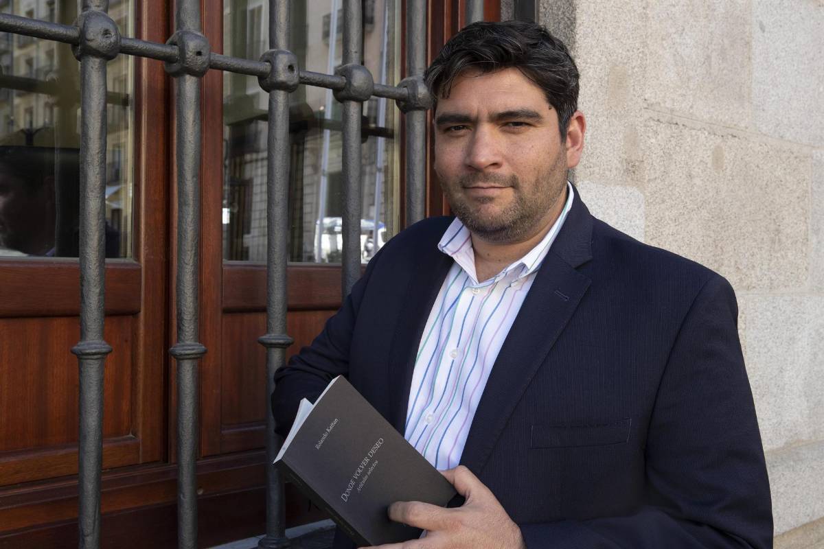 Poeta hondureño: “Es mentira que la inteligencia artificial haga poesía”