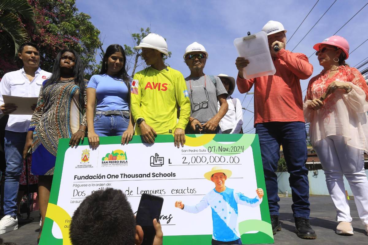Shin Fujiyama y Roberto Contreras inician remodelación en escuela Dionisio de Hererra