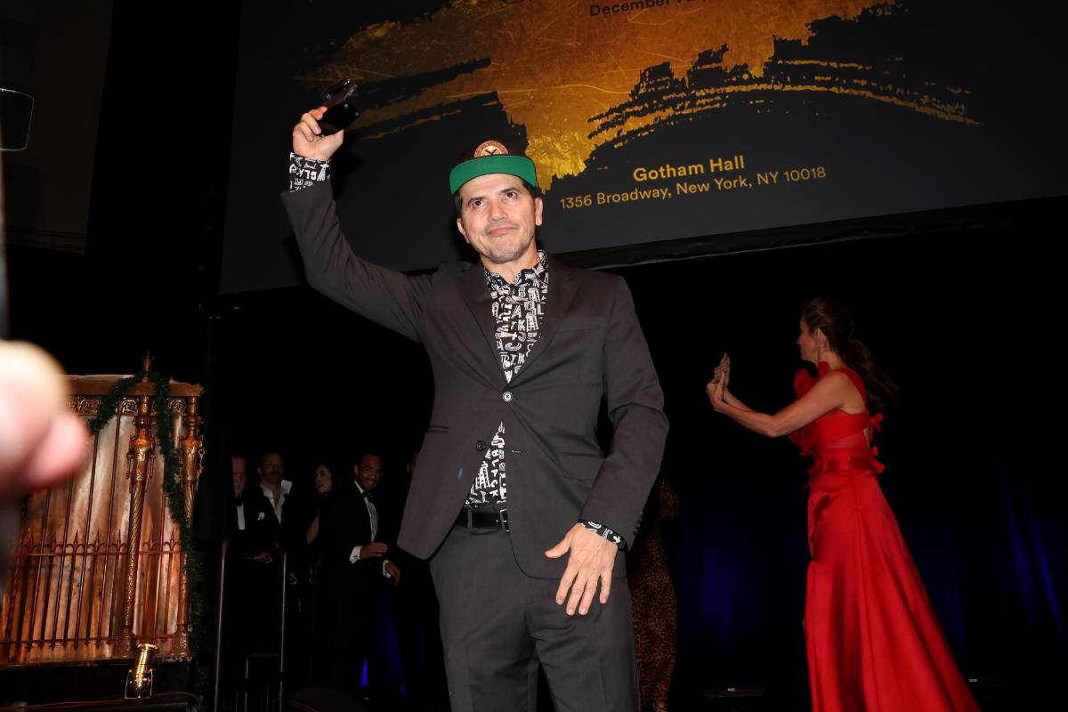 “Esta noche les digo que juntos somos más fuertes, y con nuestros aliados, somos mejores. Estamos en un punto de inflexión donde no hay marcha atrás, y lo veo en todos ustedes”, exclamó John Leguizamo.