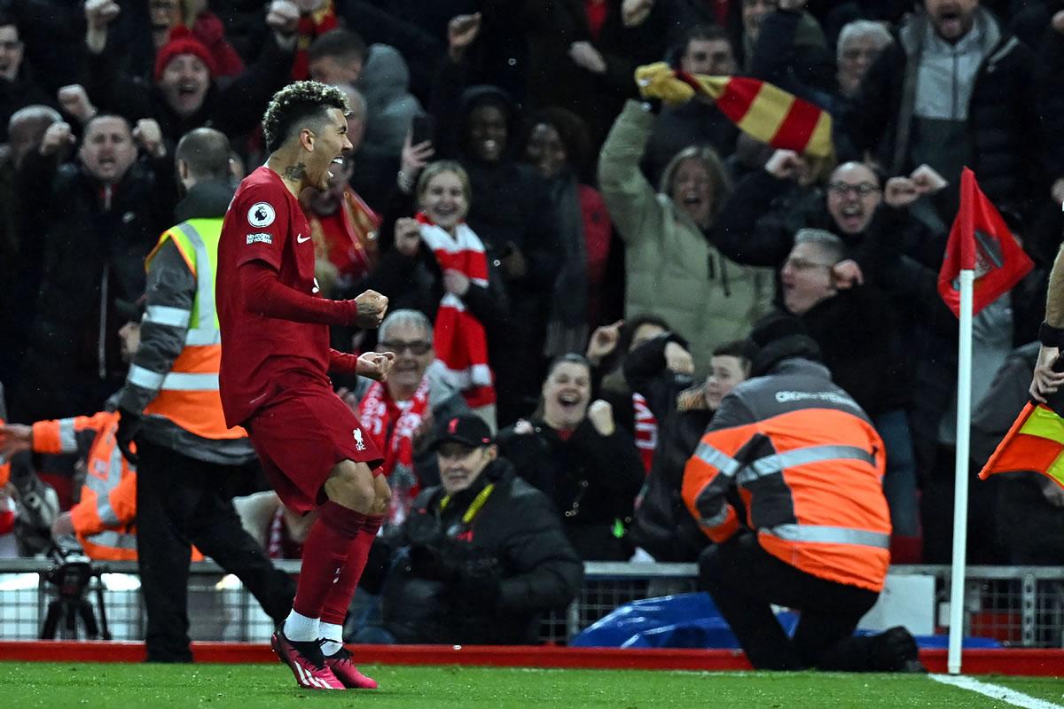 Roberto Firmino también se unio al festín del Liverpool.