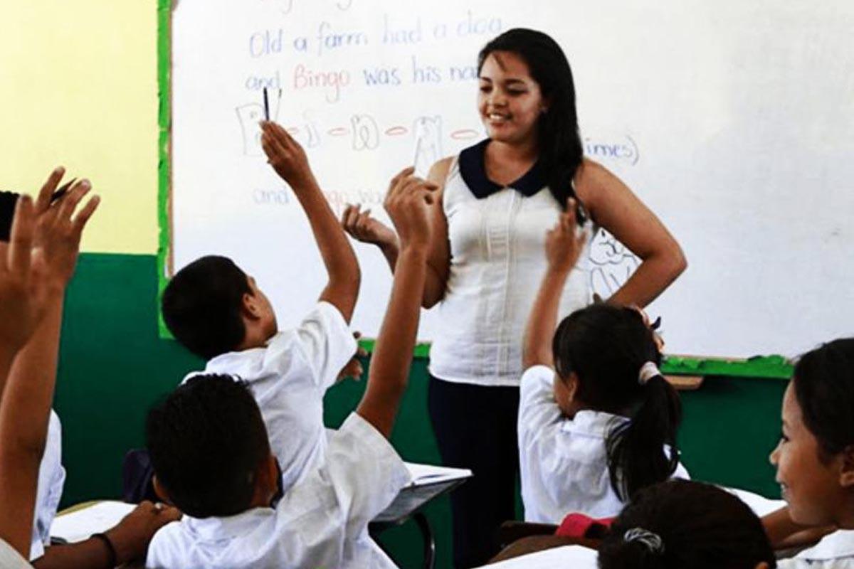 Incremento salarial a docentes será pagado antes de Semana Santa