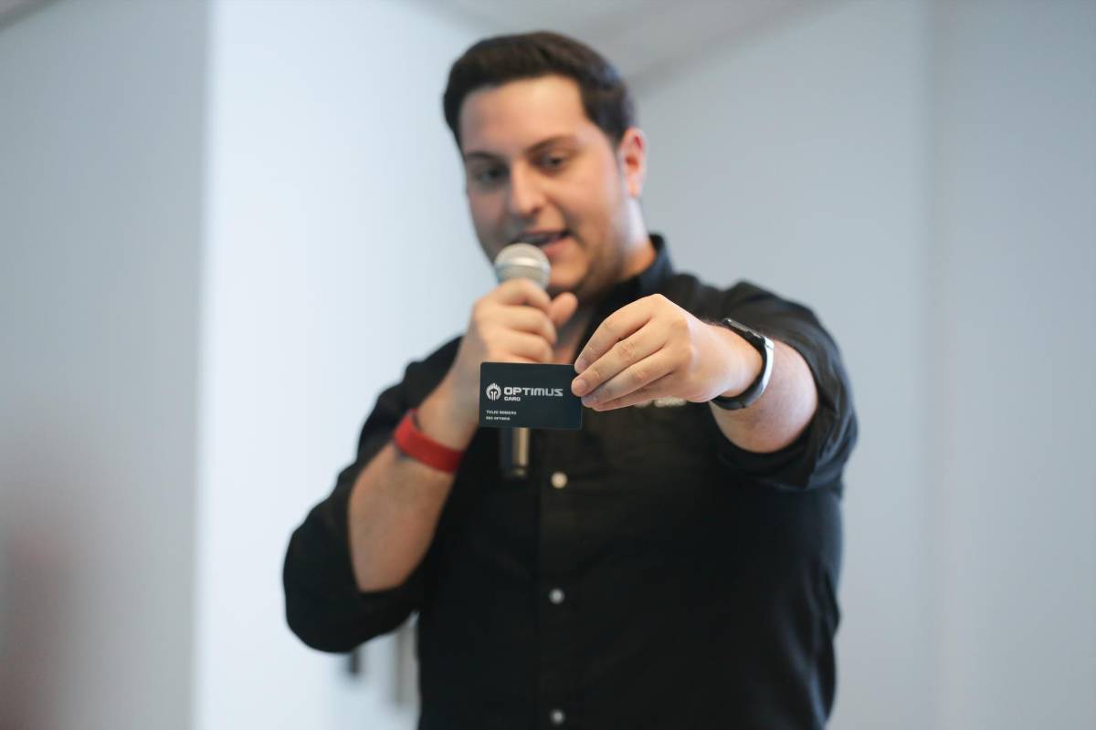 Julio Valladares, director de Operaciones de Optimus Card, durante el lanzamiento de este nuevo producto en Tegucigalpa.