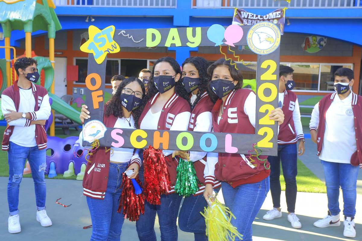 Algarabía por los nuevos bachilleres