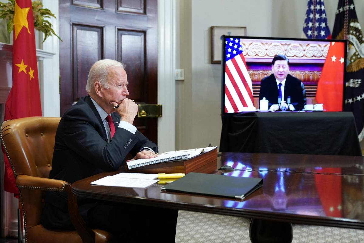 Biden advierte a Xi Jinping que si China ayuda a Rusia asumirá las “consecuencias”