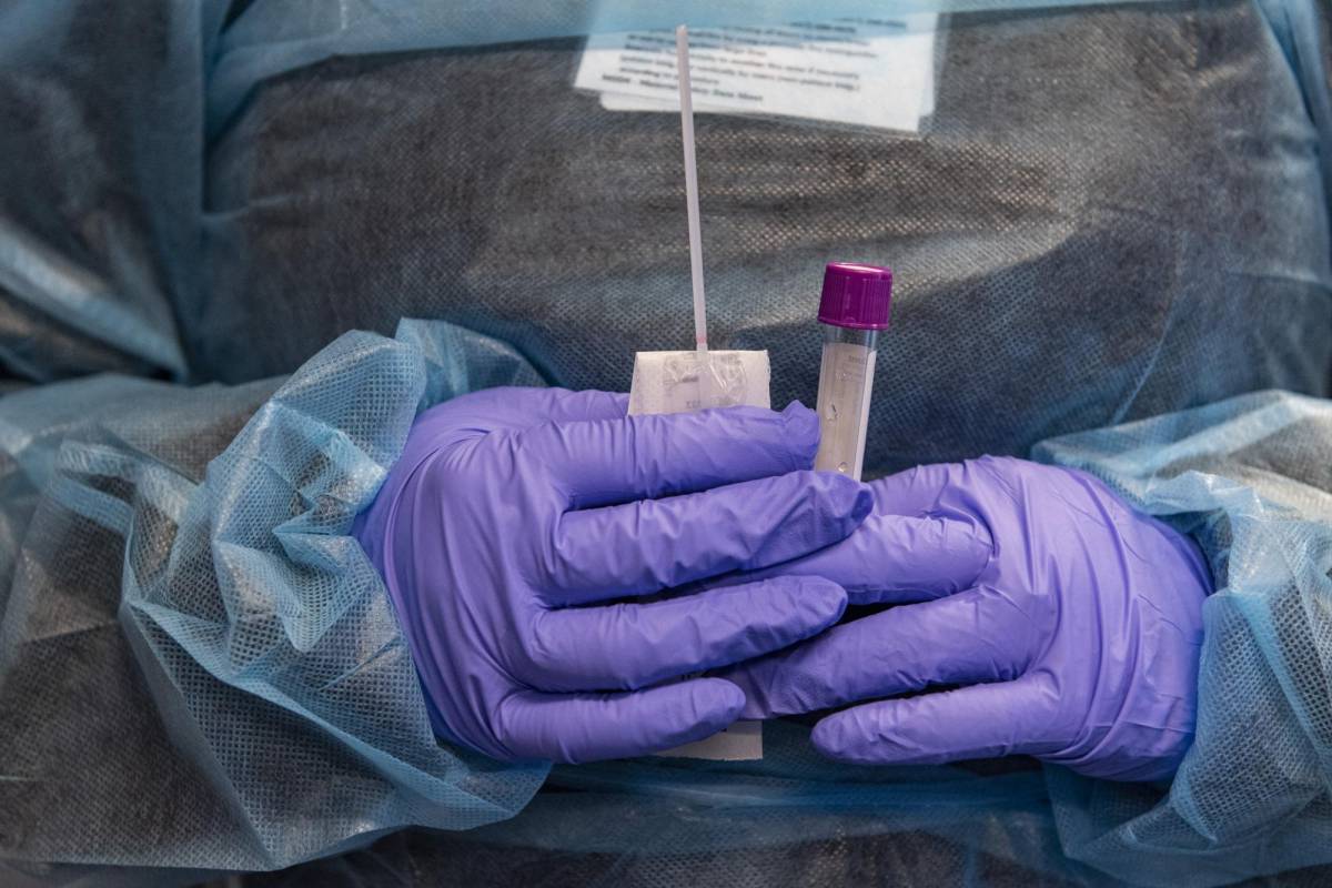 EEUU reconsidera endurecer medidas anticovid ante la rápida propagación de ómicron