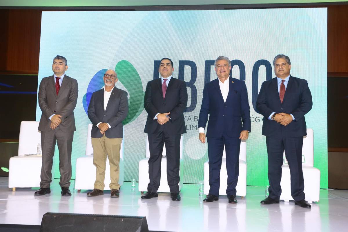 Empresas hondureñas reciben el galardón Bandera Ecológica - Cambio Climático