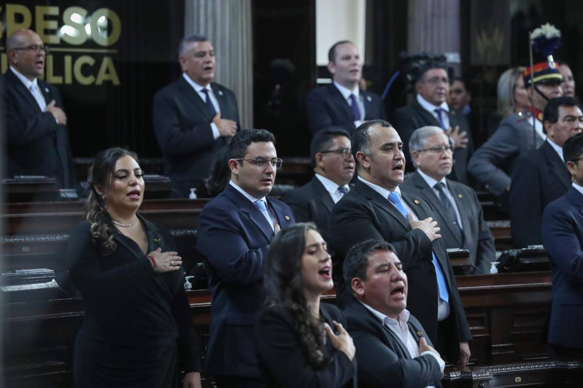 Máximo tribunal de Guatemala afirma que el partido de Arévalo está suspendido