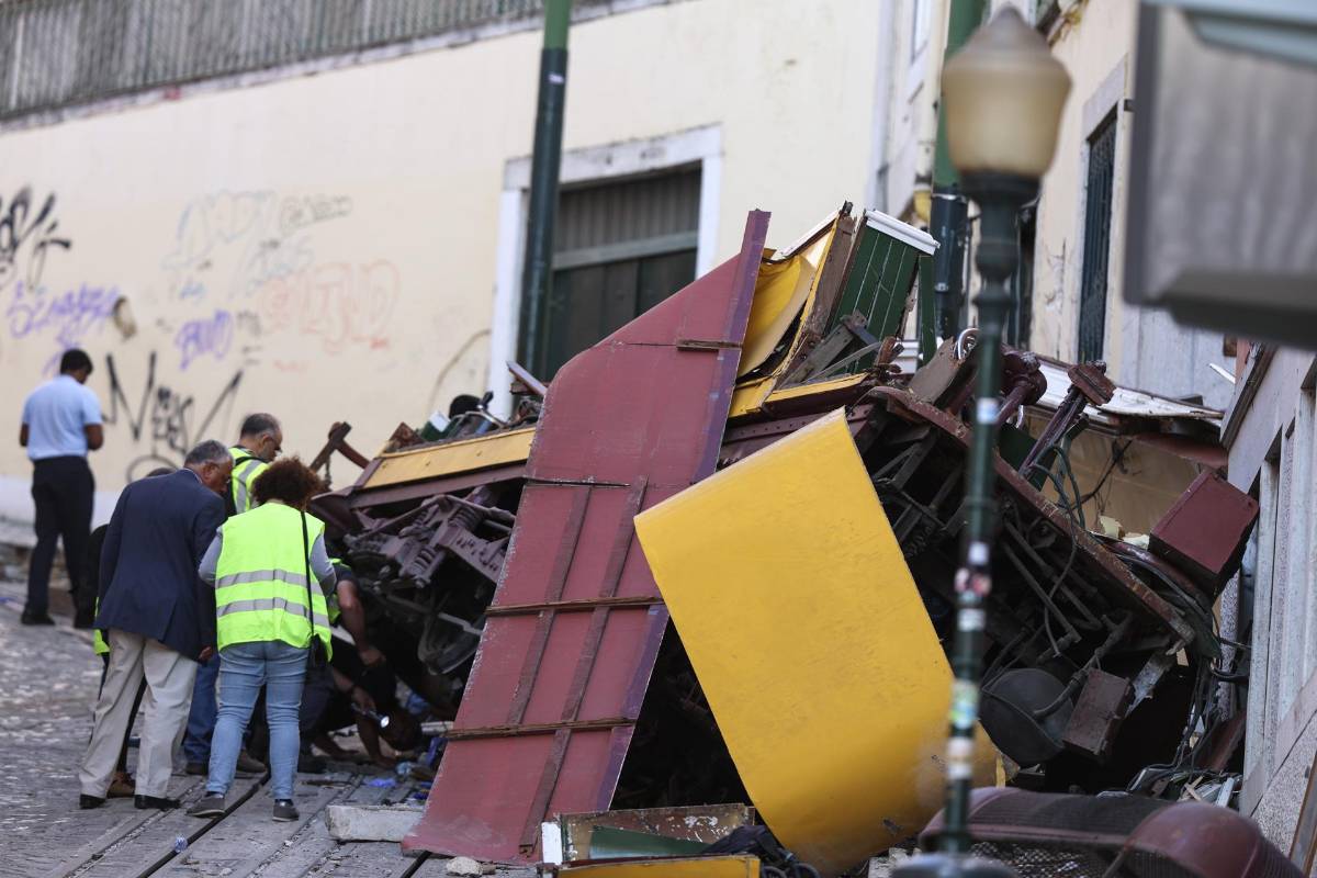 Accidente en Portugal deja 17 muertos y varios turistas heridos