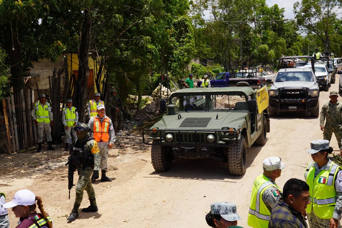 Turistas evacuados y vuelos suspendidos en México ante acercamiento de Beryl