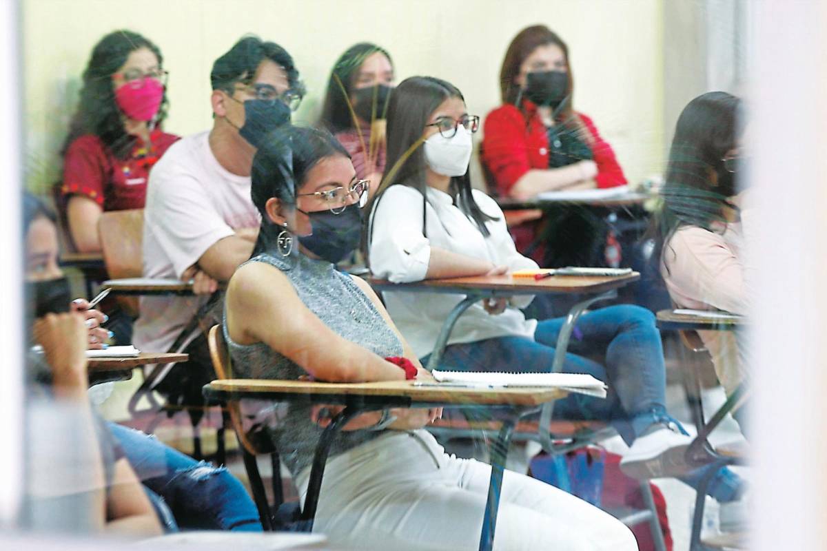 La Unah elimina uso obligatorio de la mascarilla en sus centros