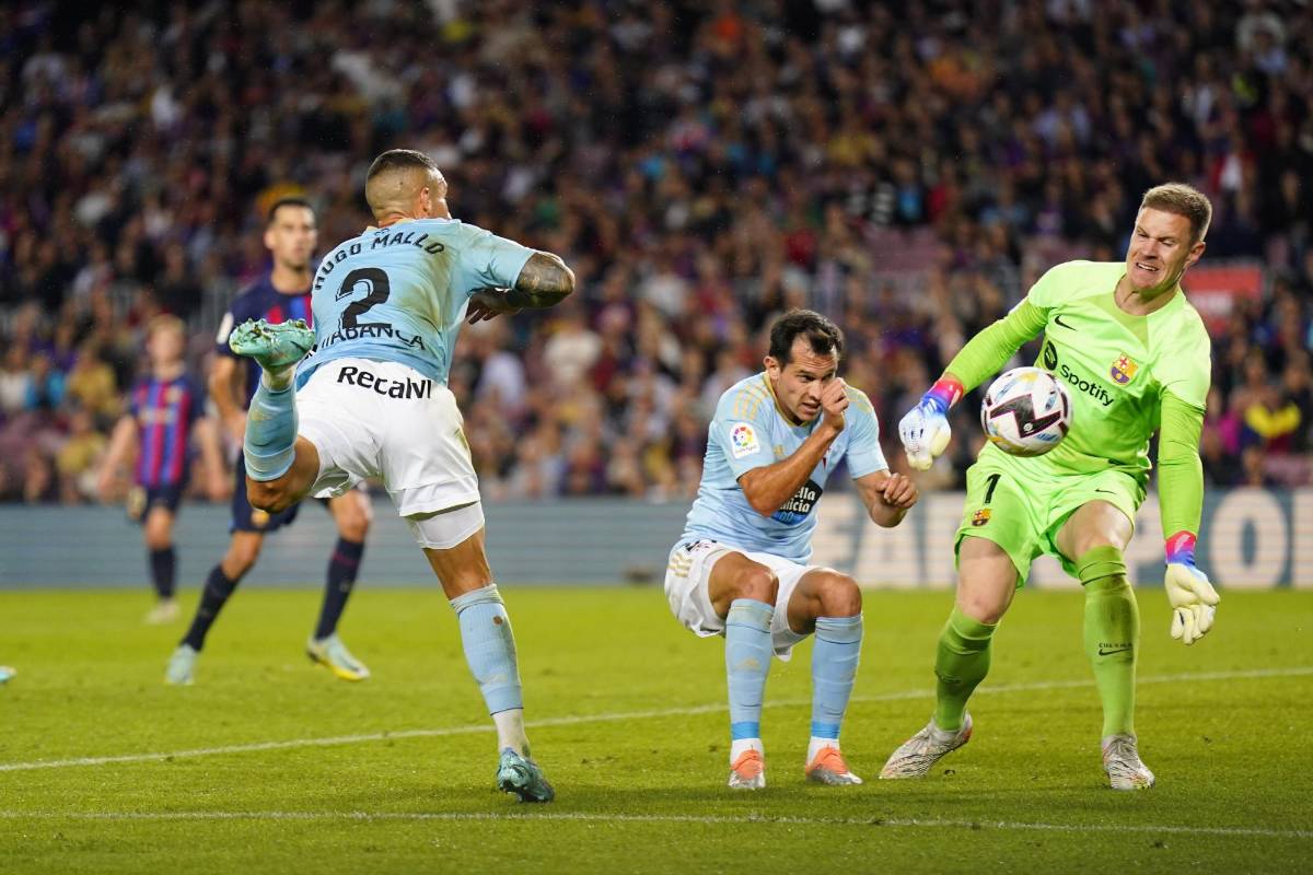 El portero alemán Ter Stegen fue la figura del FC Barcelona al detener varios remates del Celta de Vigo.