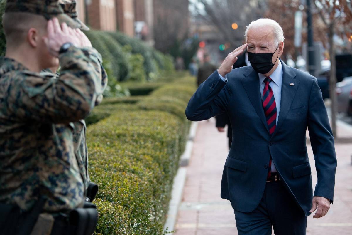 Biden da marcha atrás y afirma que no desplegará fuerzas de EEUU o la OTAN en Ucrania