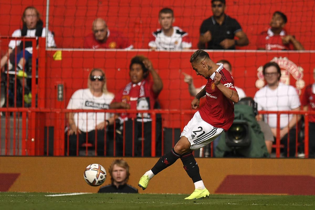 Así definió Antony para marcar su primer gol con el Manchester United.