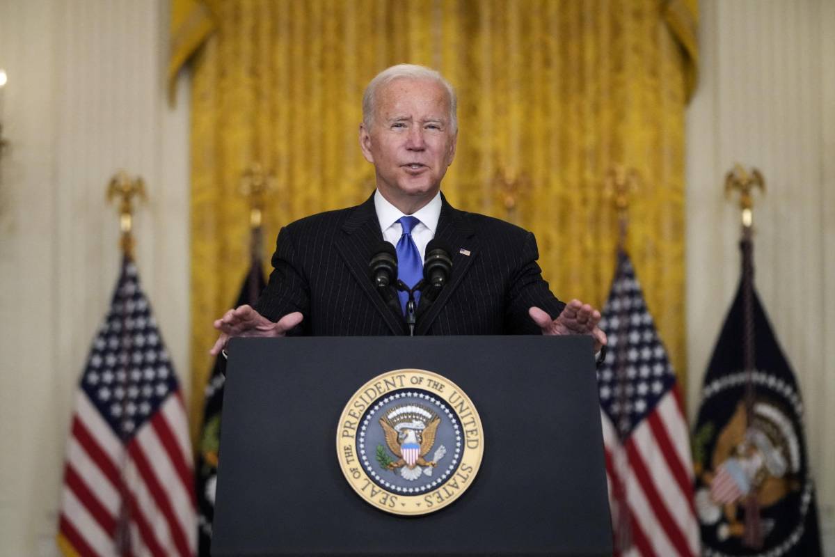 Biden abre los puertos las 24 horas para arreglar cadena de suministros