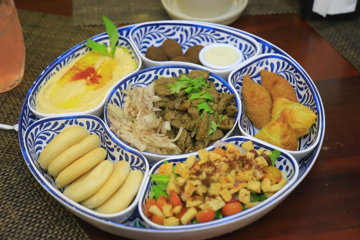 El full árabe es uno de los platillos más solicitados en Yalla Habibi.