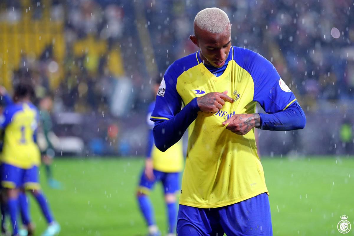 El brasileño Anderson Talisca fue la figura del partido con el doblete que dio el triunfo al Al Nassr FC.