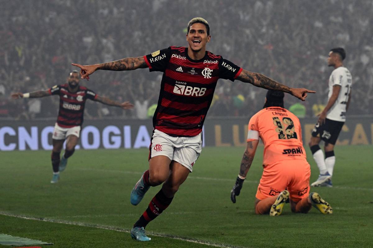 Pedro durante un partido con el Flamengo.