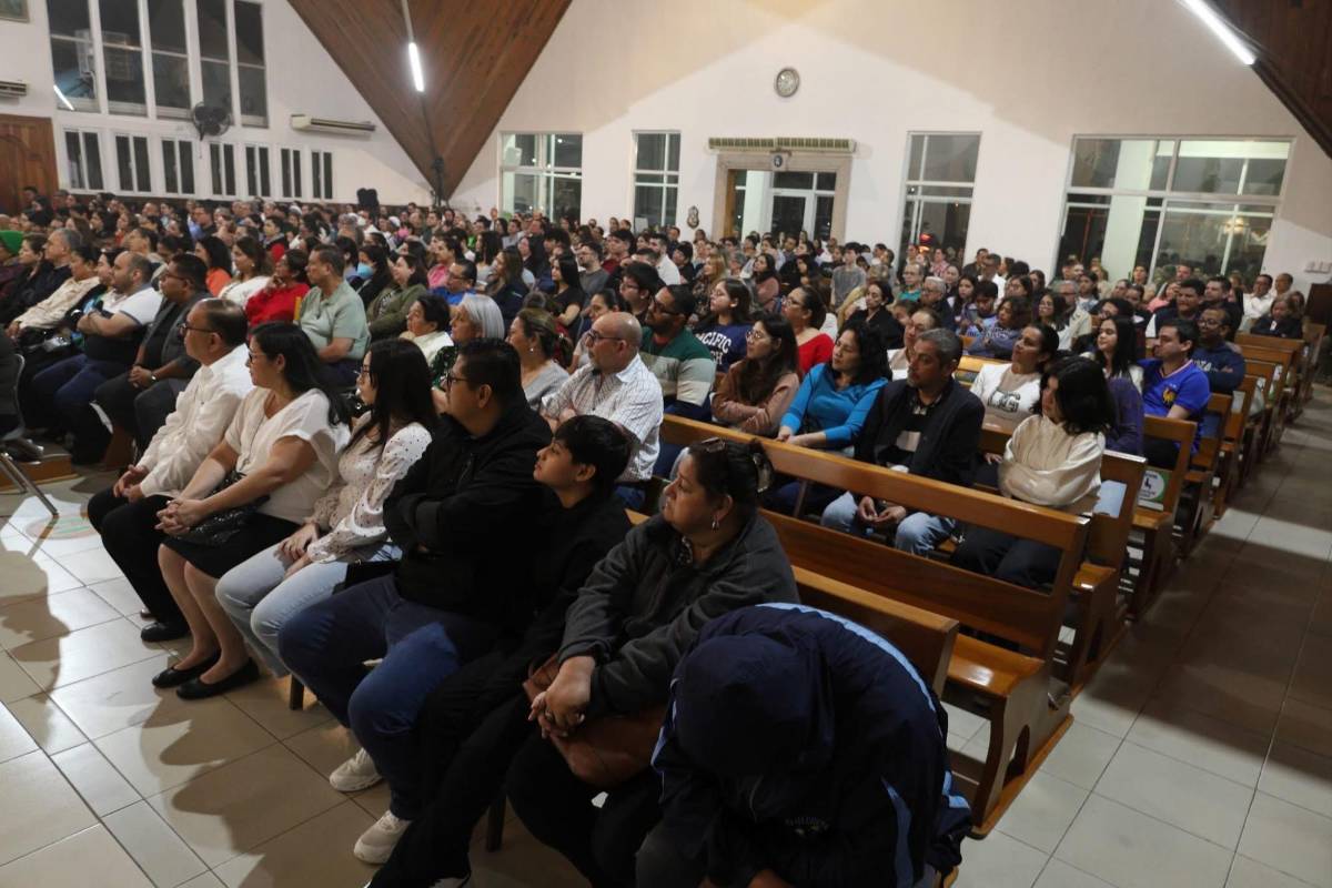 Parroquia La Santa Cruz da la bienvenida a nuevos sacerdotes