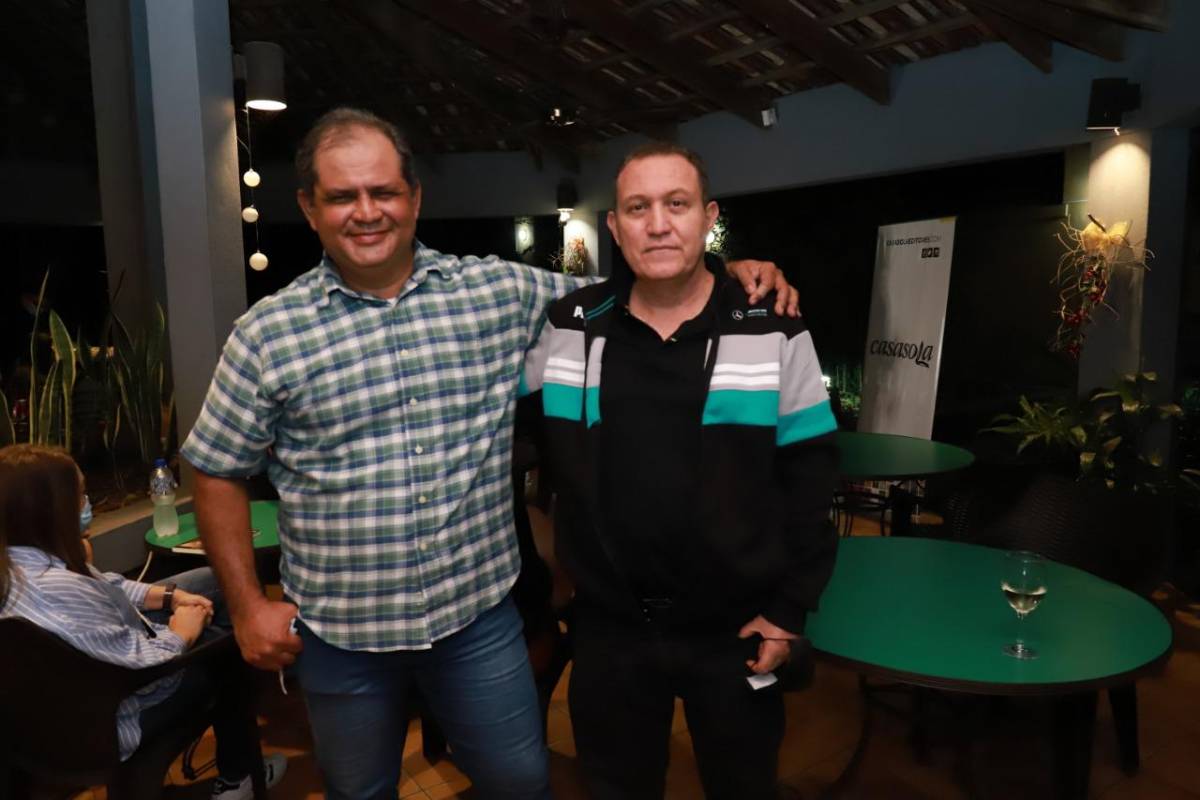 Dennis Arita presenta su nuevo libro “El tigre hambriento”