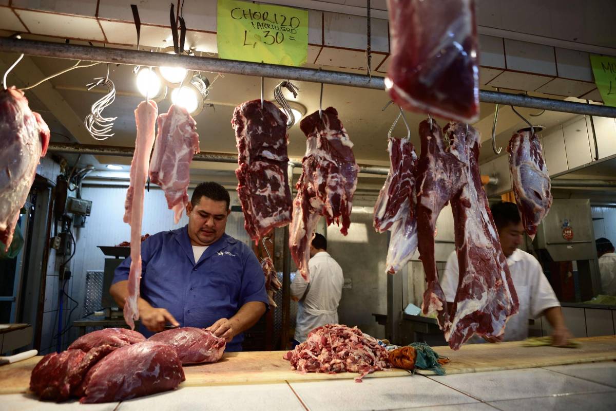 Precios de verduras y huevos se disparan en mercados de SPS
