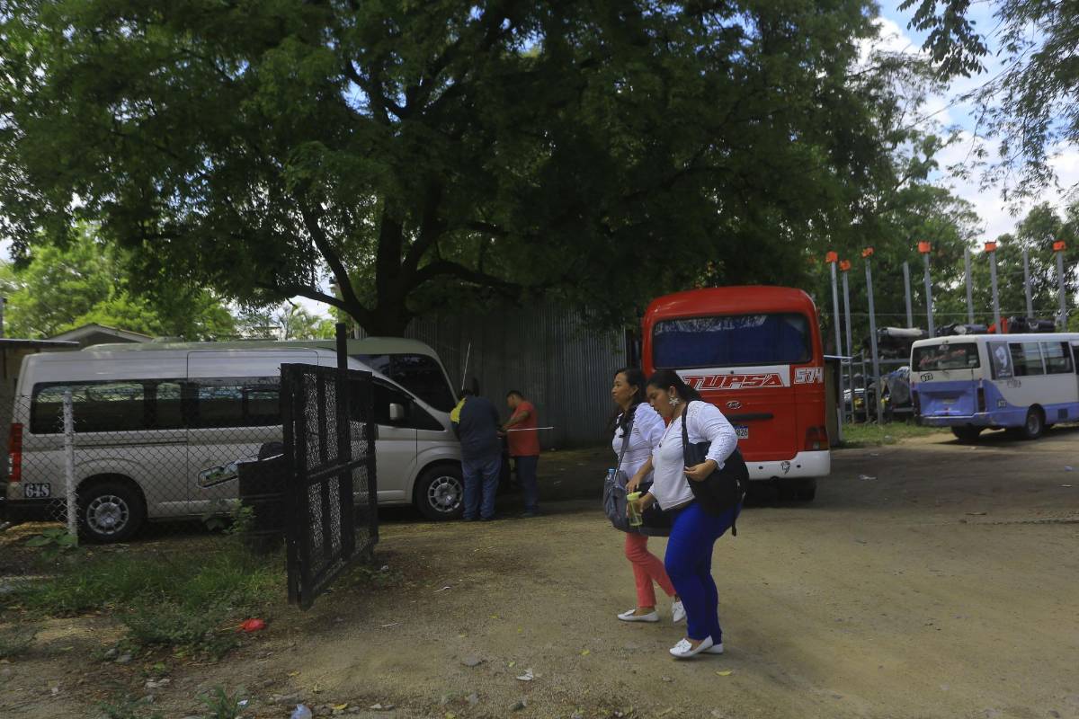 Los representantes de Catisa y Tupsa explicaron que compraron un nuevo predio en la 2 avenida donde están acondicionándolo para poder operar como se debe, pero que no están en las calles y avenidas parqueados.