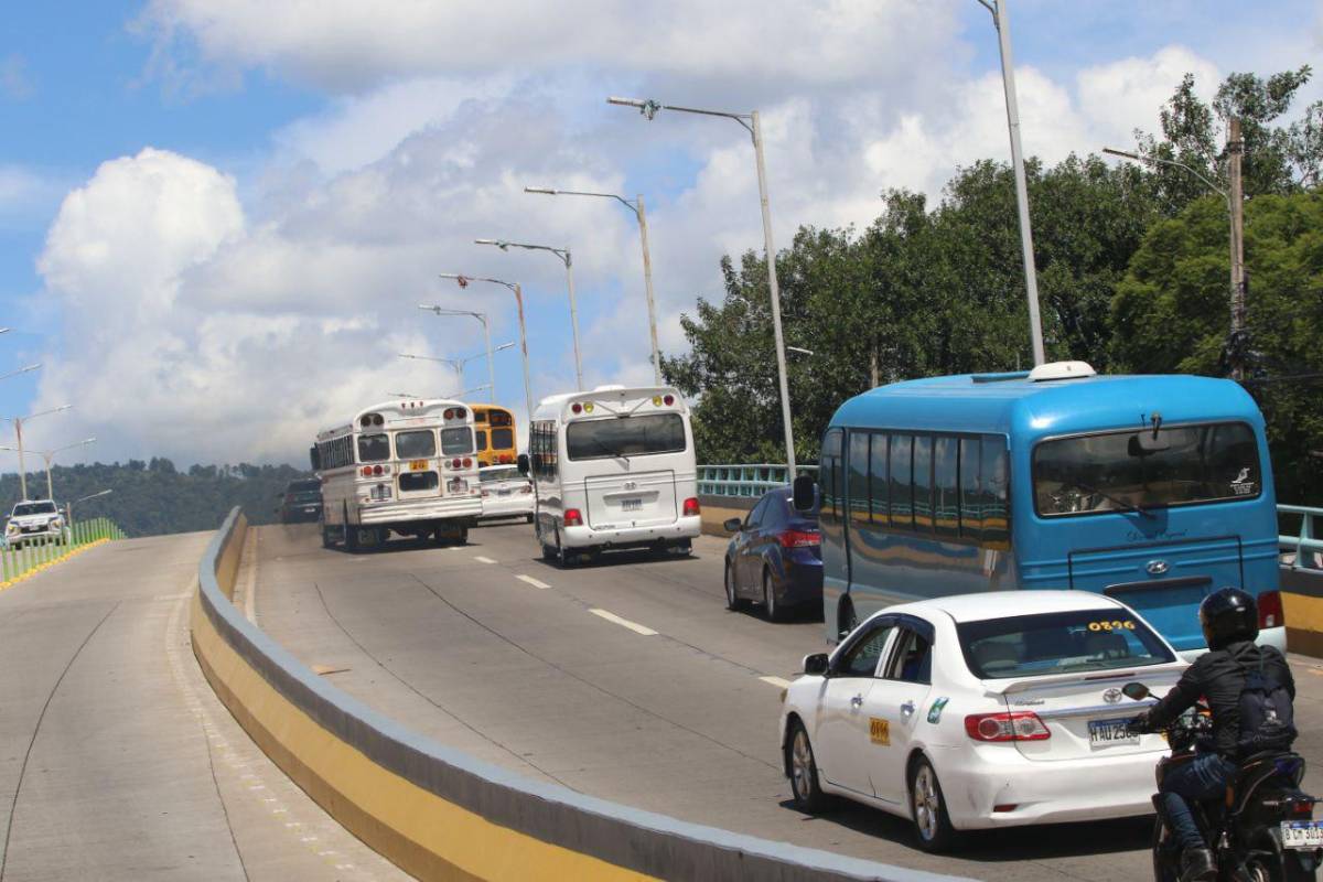 Algarabía y entusiasmo: miles de capitalinos culminan la caminata de oración