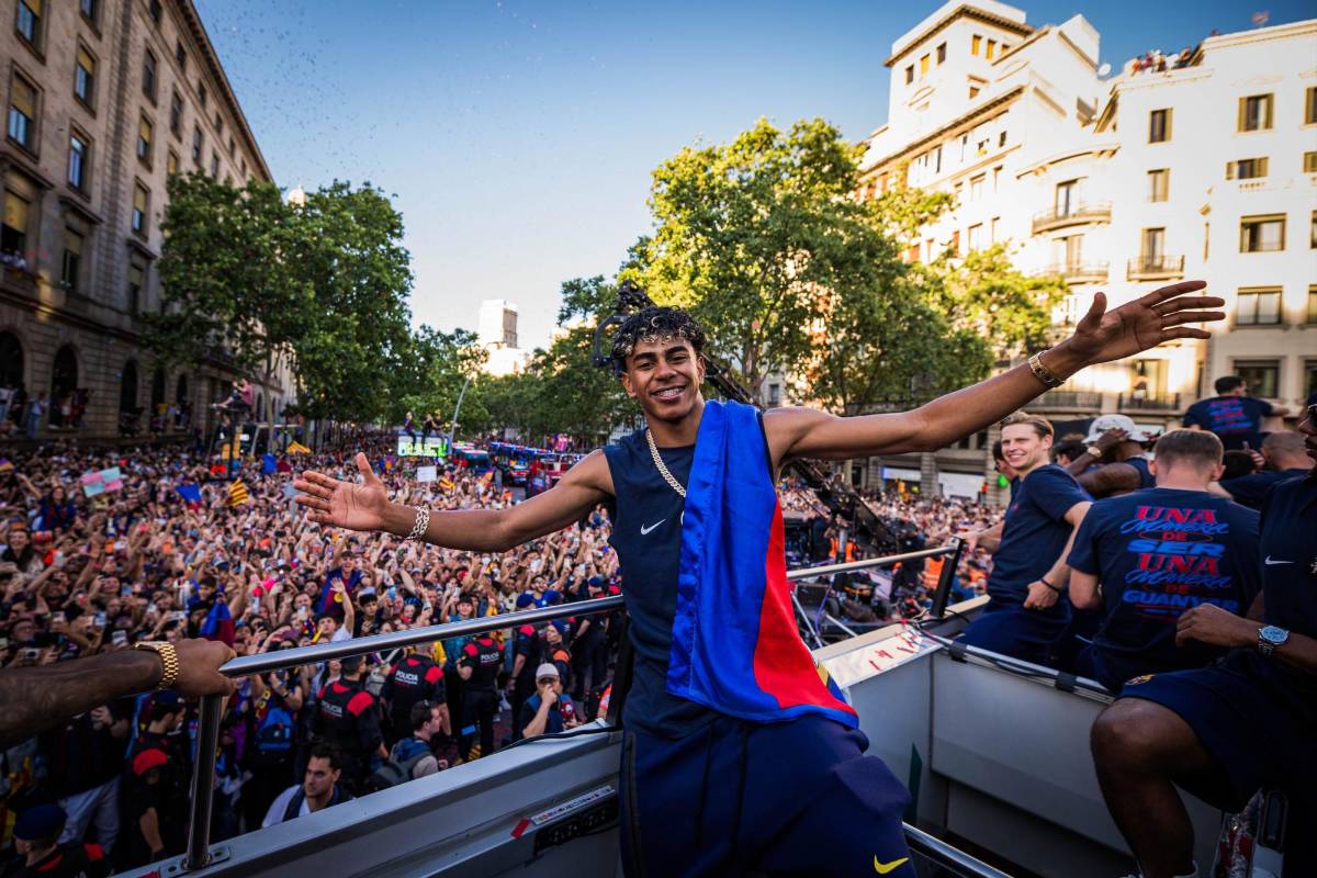 Rúa del Barcelona: locura en calles, se mofan de Real Madrid y promesa de Yamal