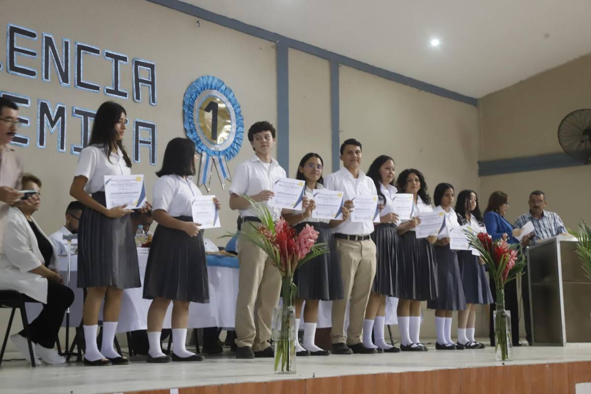 Reconocen la excelencia académica del JTR