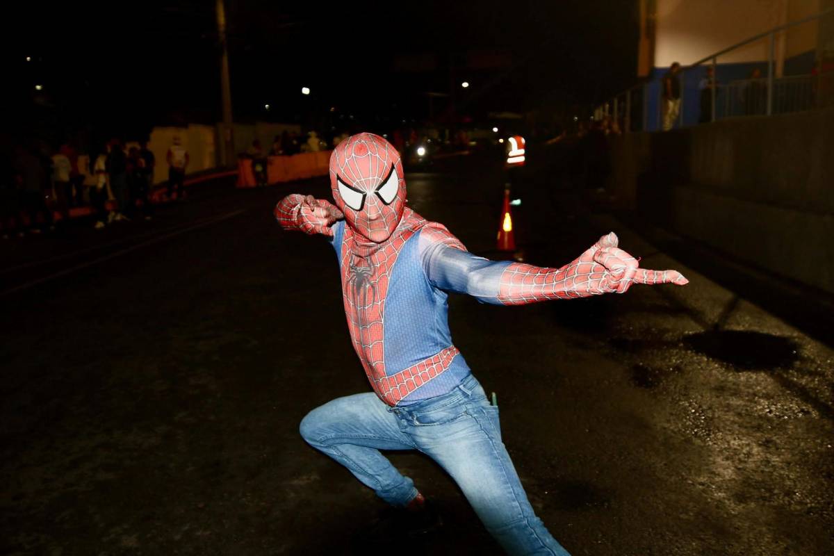 Olimpia vs Firpo: enfado de Spiderman, la pareja de la Ultra y quién es la colocha