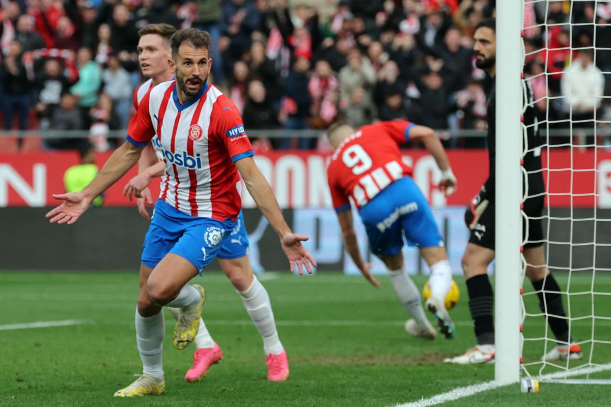 El uruguayo Cristhian Stuani fue el héroe del Girona para la remontada contra el Valencia.