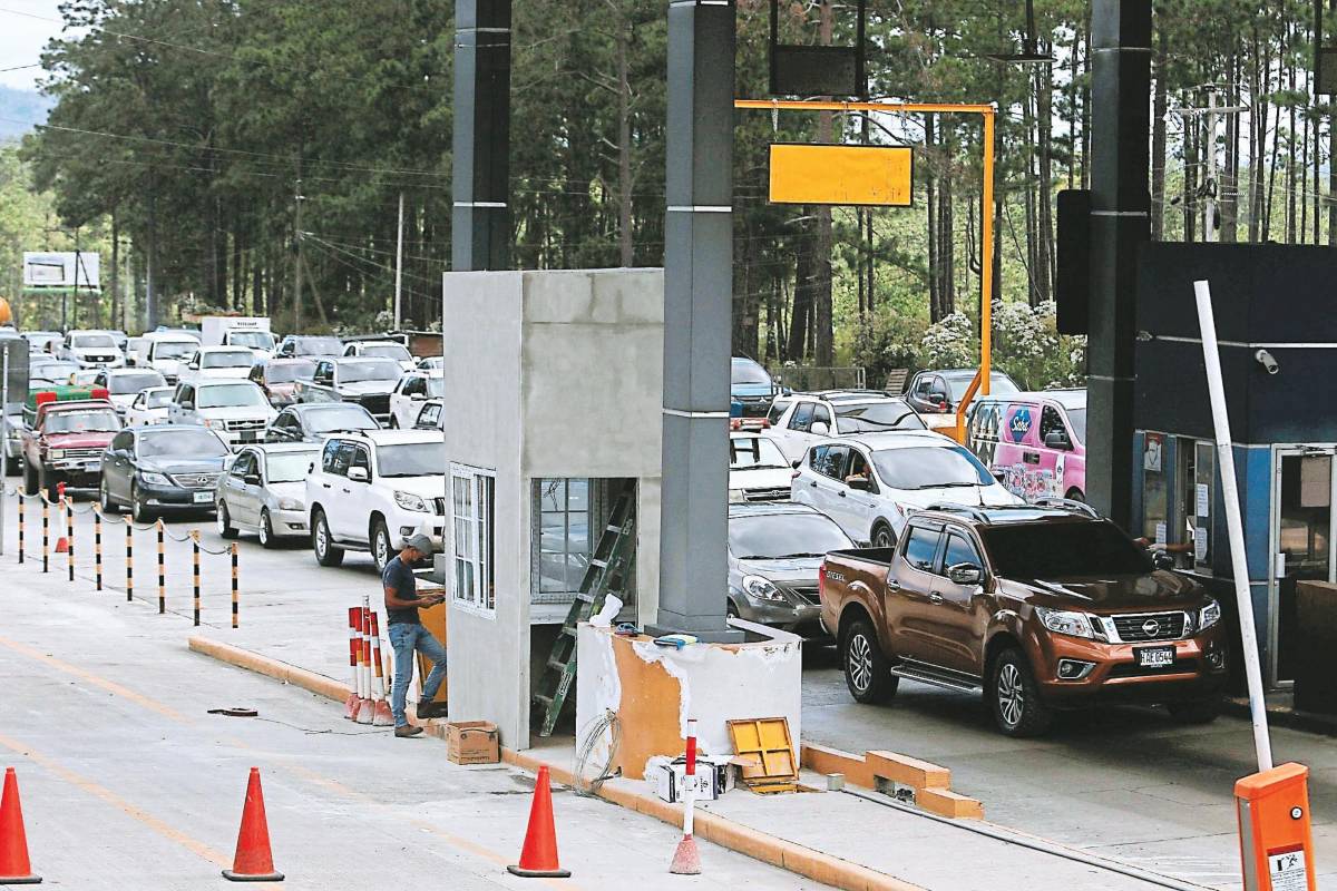 Covi podría ser multada por larga espera en peajes