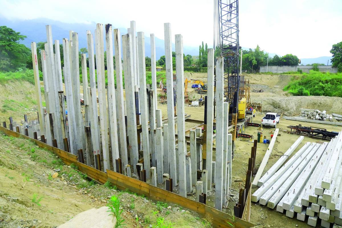 Servirá como alivio vial al bulevar Mackey y alrededores.