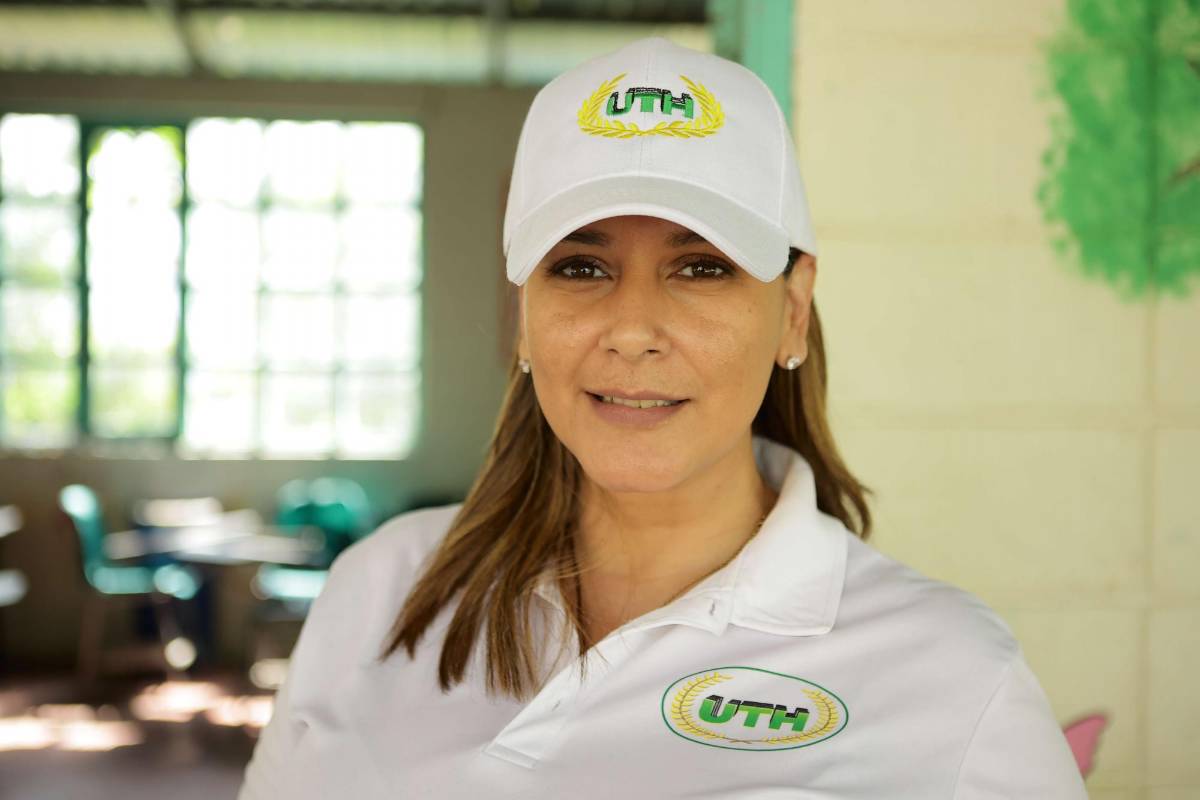 Escolares de El Merendón estrenan pupitres