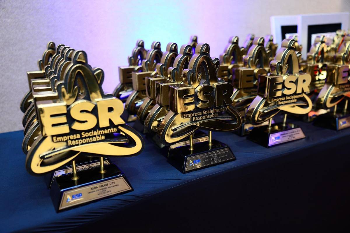 En fotos: Algunos premiados con el Sello FUNDAHRSE 2025