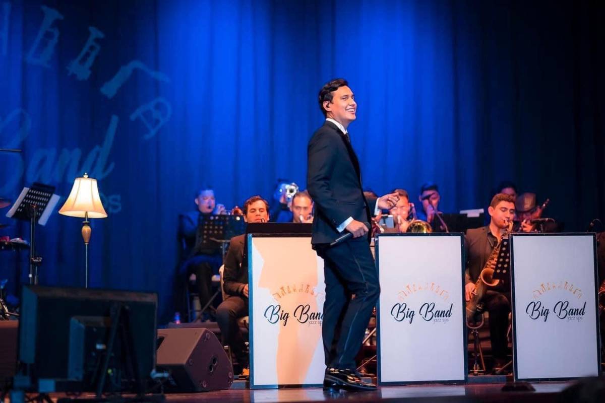 Daniel Ochoa, conocido como “la Voz romántica de Honduras”, deleitará nuevamente al público asistente.