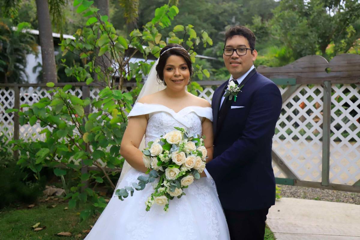 Fernando y Danna llegan al altar para unirse en matrimonio