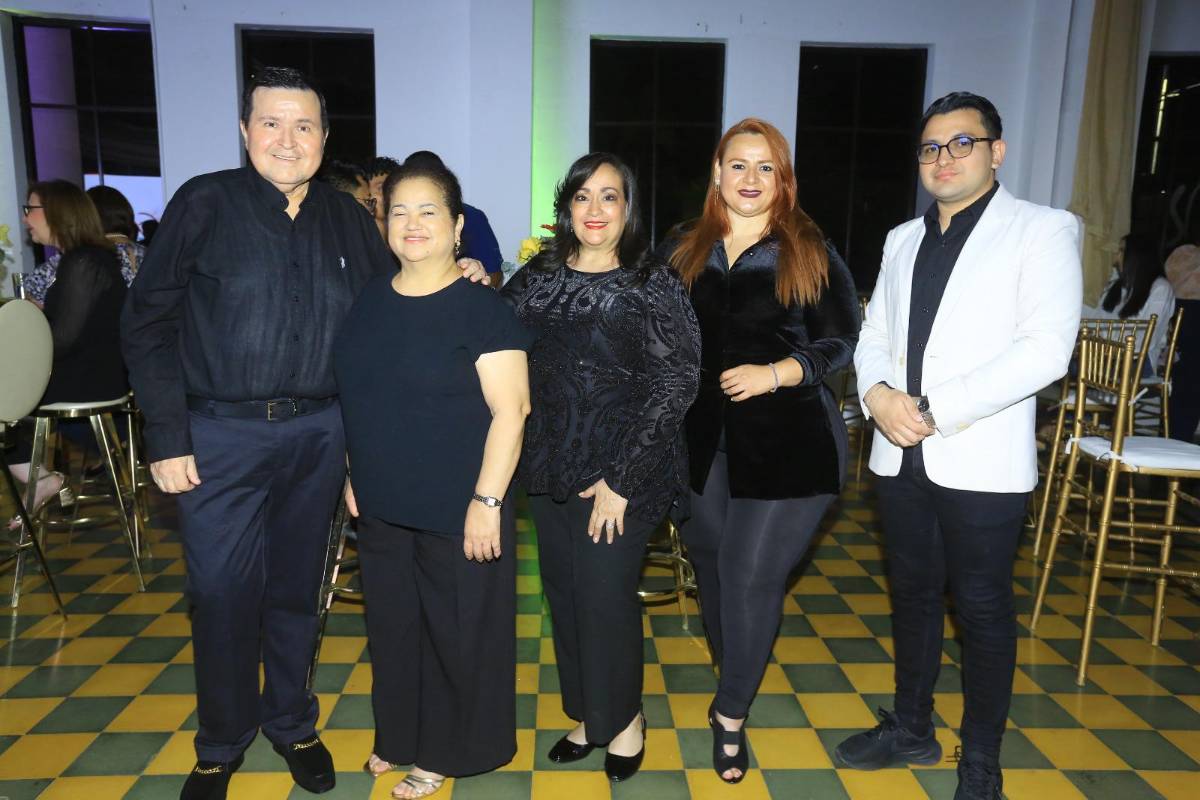 Homenaje a Guillermo Orellana, presidente del Buró de Convenciones de SPS