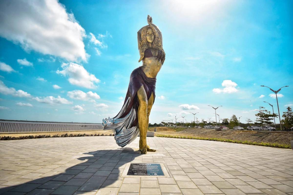 Shakira es homenajeada en Barranquilla con una estatua de bronce