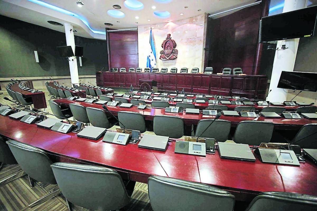 Congreso Nacional continúa sin retornar a sesiones por falta de acuerdos para elegir fiscal