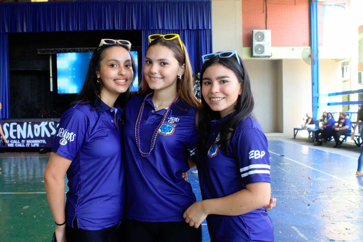 Seniors Entrance 2023 de la Episcopal School