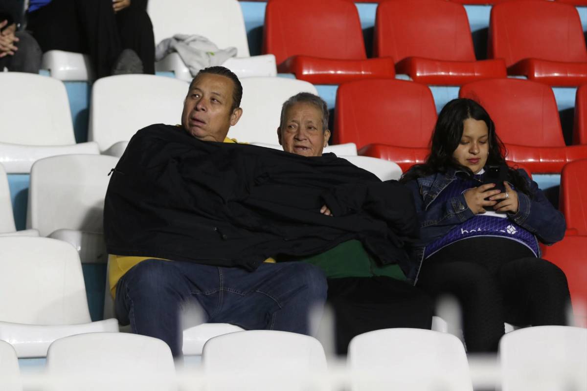 Jugador se estrella con muro y, ¿quién es el 'chelito' que debutó con Olimpia?